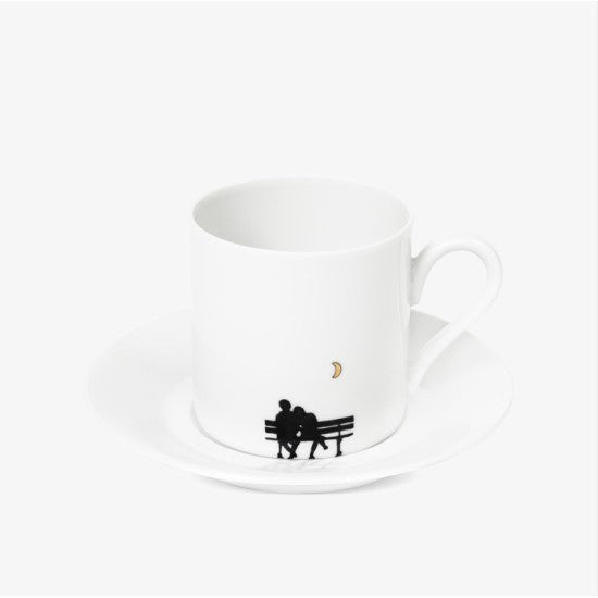 Espressotasse, Paar auf Bank